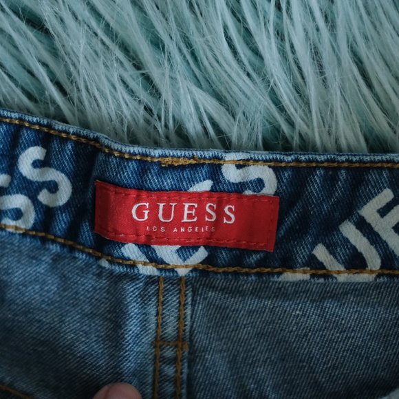 Guess Shorts - Picture 2 of 4